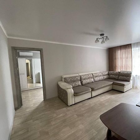 Apartment On Kievskaya Street Бишкек Екстериор снимка
