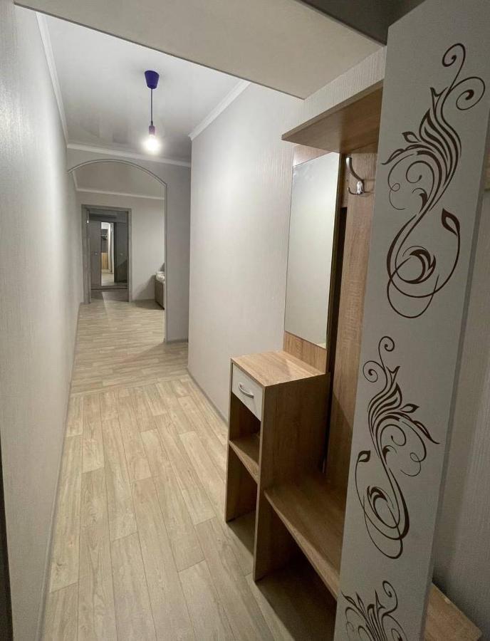 Apartment On Kievskaya Street Бишкек Екстериор снимка
